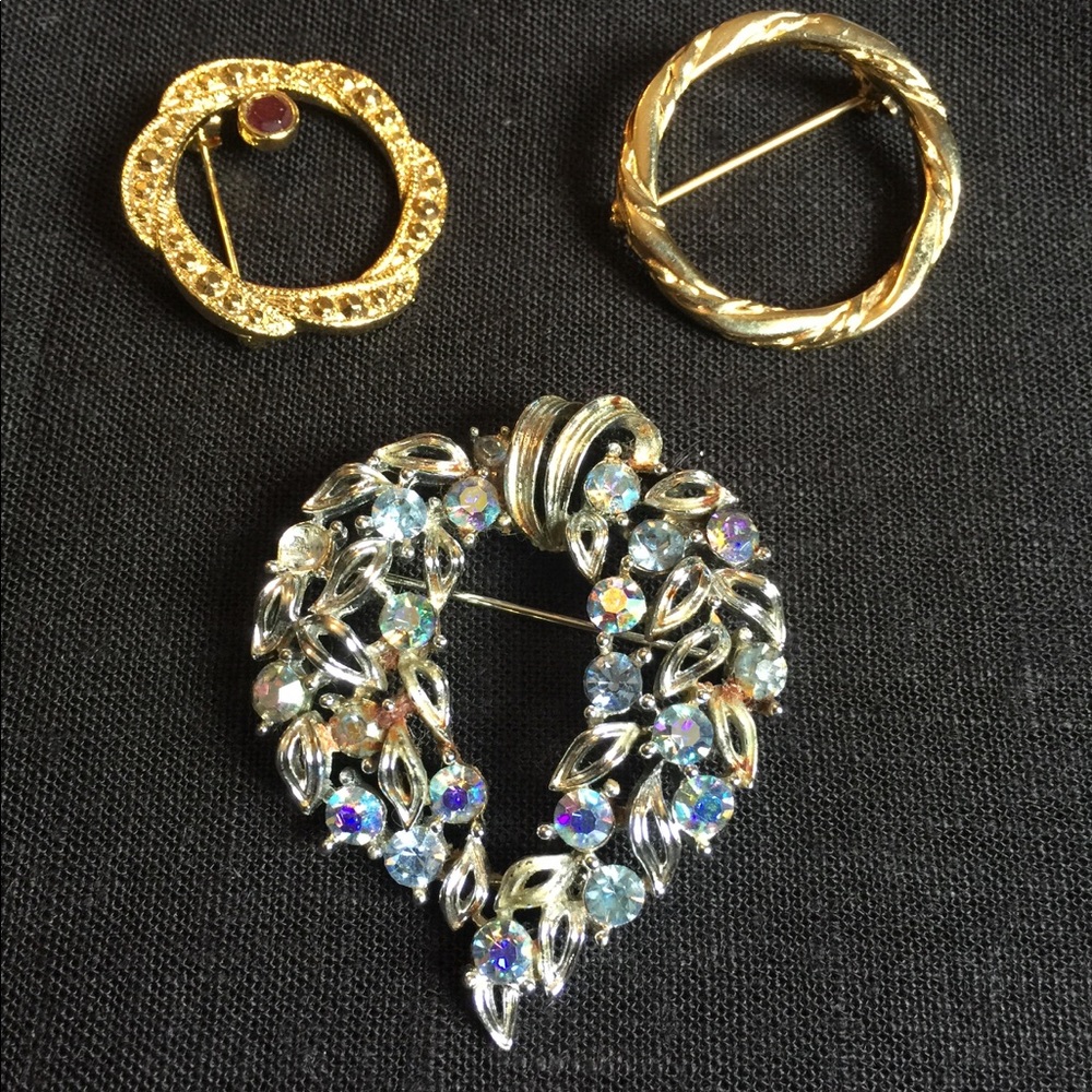 3 Vintage brooch pins